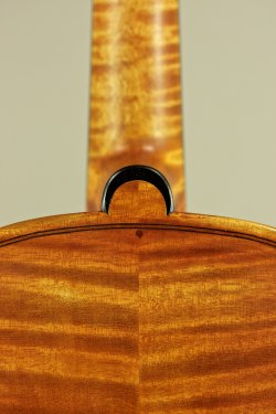 Stradivari-1714-button